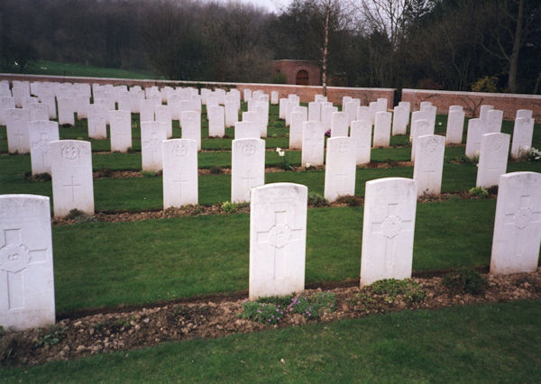 CARNOY MILITARY CEMETERY