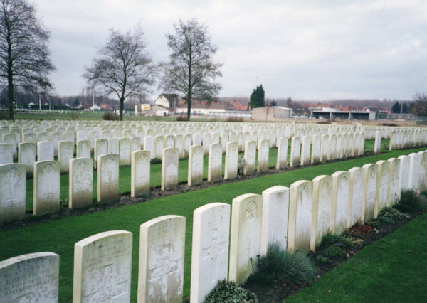 CHOCQUES MILITARY CEMETERY