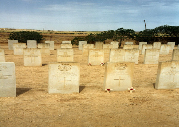 KNIGHTSBRIDGE WAR CEMETERY, ACROMA