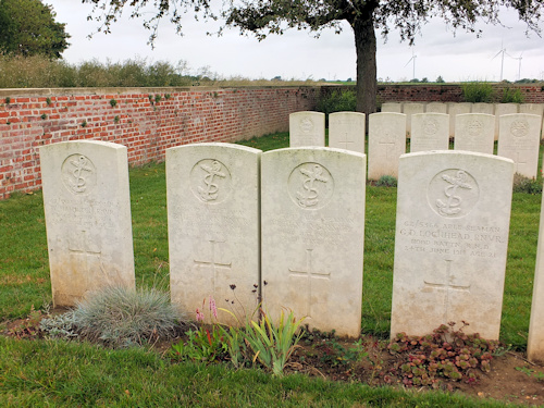 LOWRIE CEMETERY, HAVRINCOURT