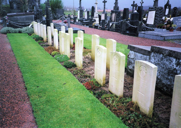 CUINCHY COMMUNAL CEMETERY