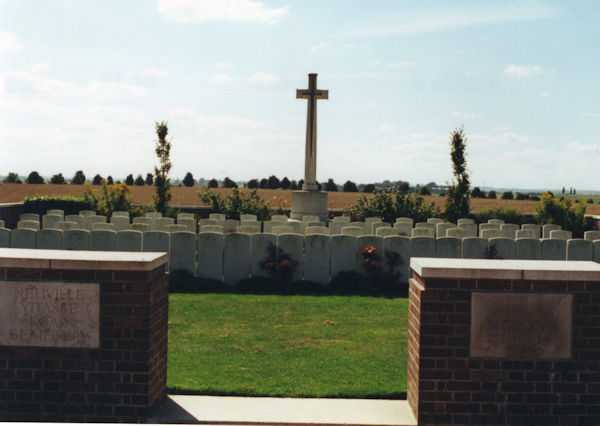 NEUVILLE-VITASSE ROAD CEMETERY